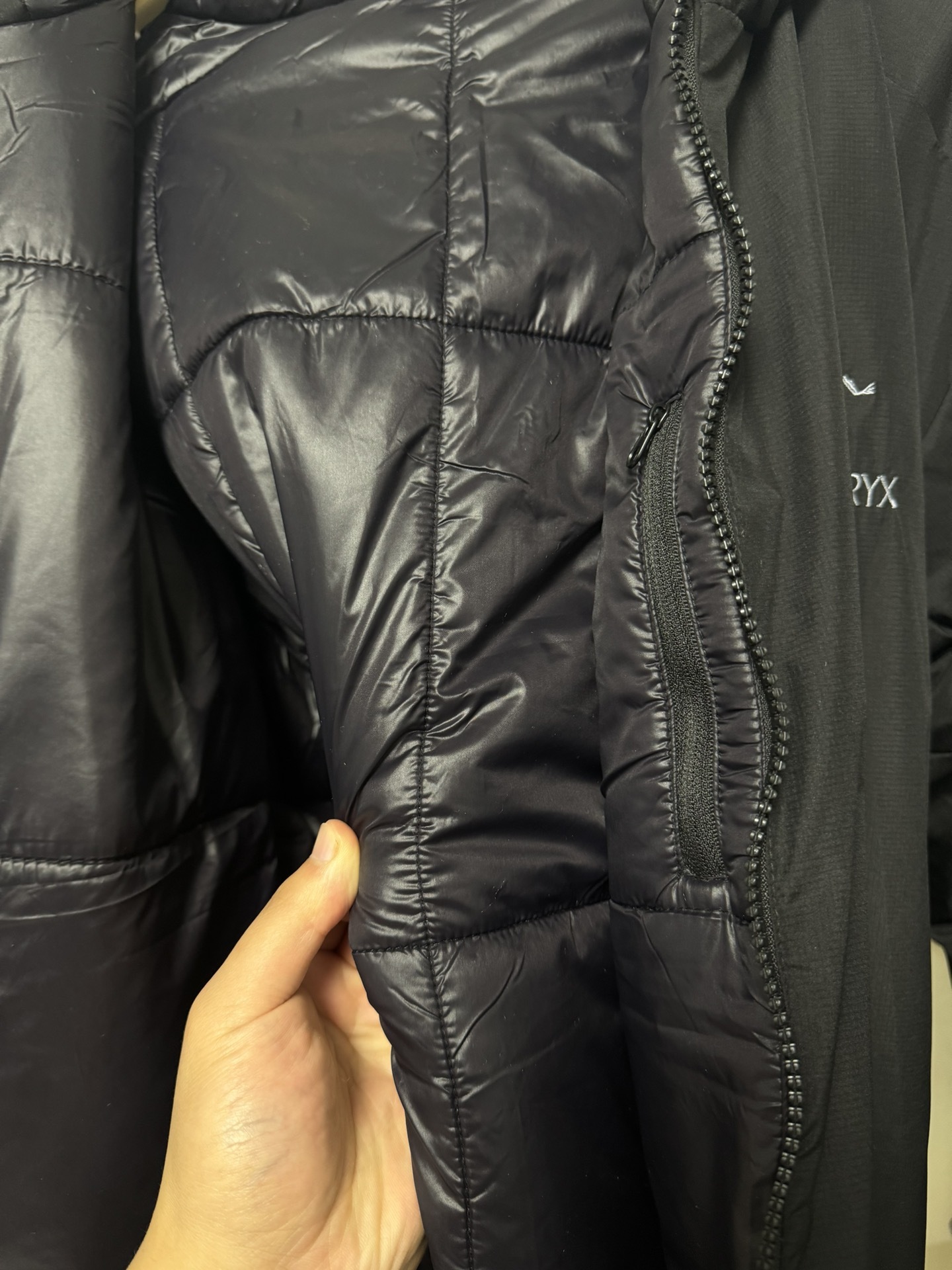 アークテリクス「ARC'TERYX」Atom Hoody メンズ インシュレーテッドジャケット
