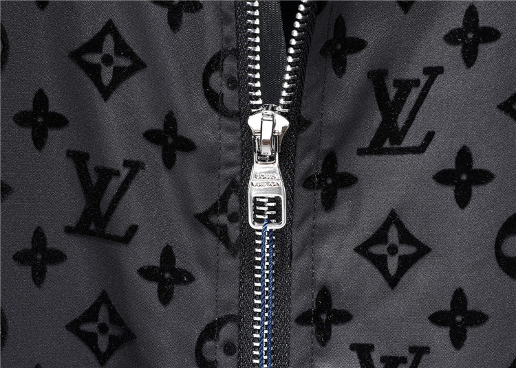 ルイ・ヴィトン「Louis Vuitton」2024秋冬 クラシックロゴ ラウンドネックジャケット メンズアウター