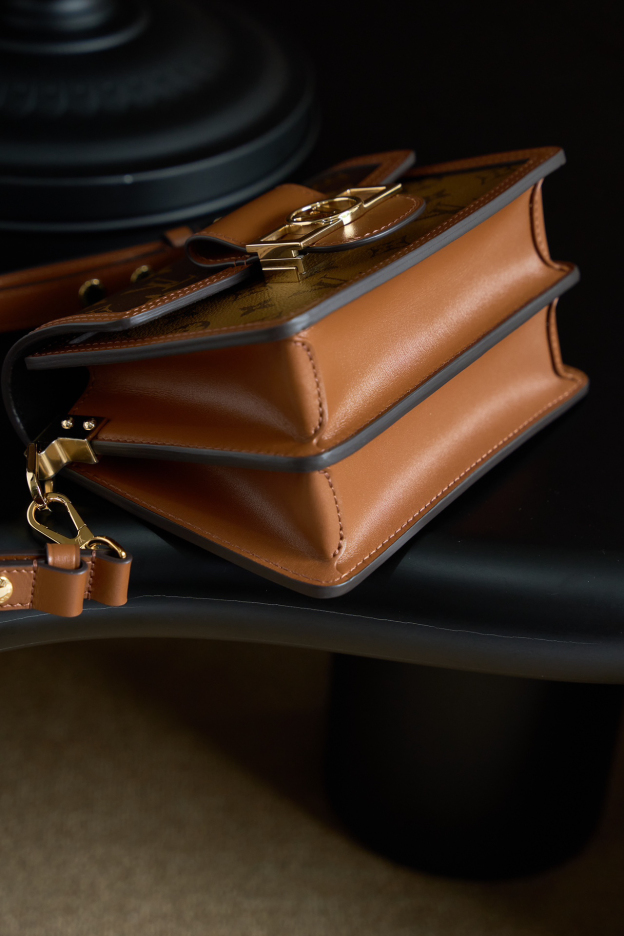 ルイ・ヴィトン「Louis Vuitton」ルイ・ヴィトン ミニ ドフィーヌ モノグラム ショルダーバッグ