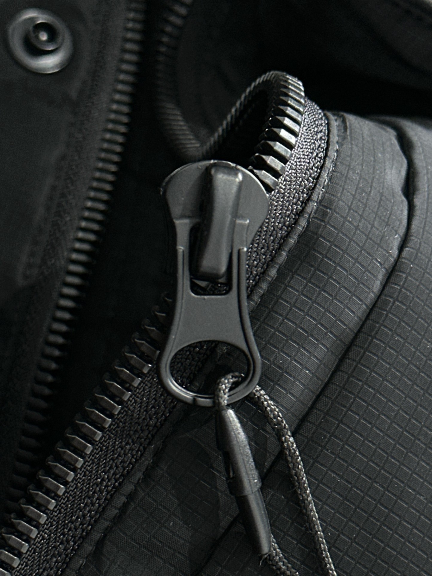 バレンシアガ「Balenciaga」‌2024秋冬最新ダウンジャケット