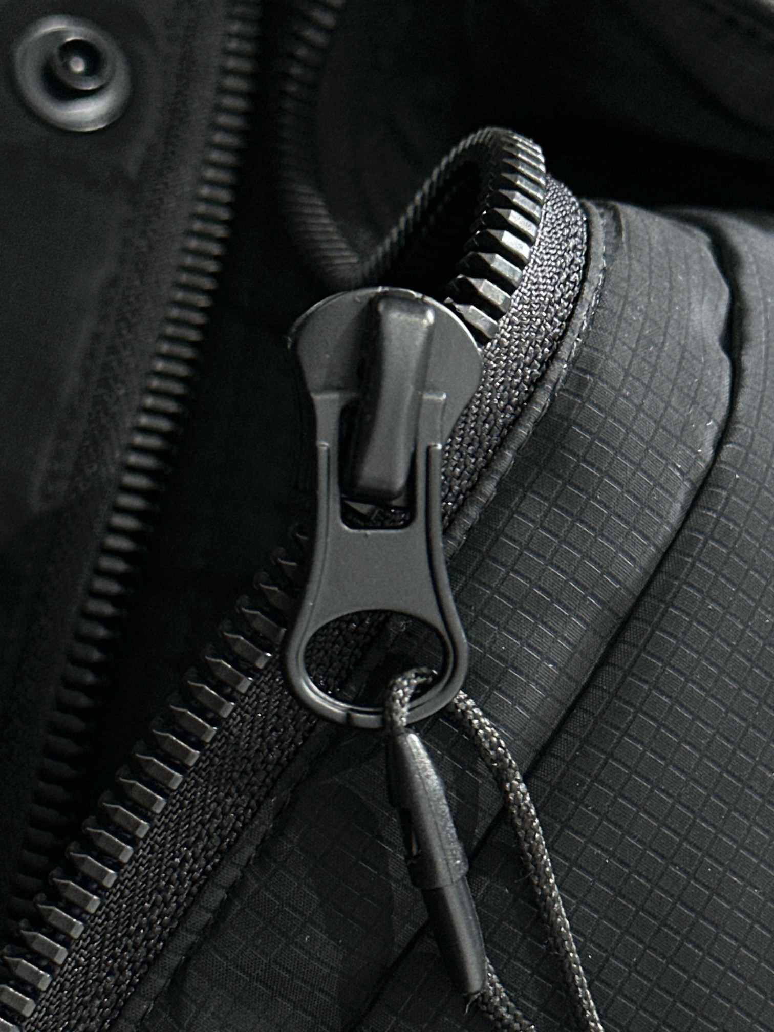 バレンシアガ「Balenciaga」‌2024秋冬最新ダウンジャケット