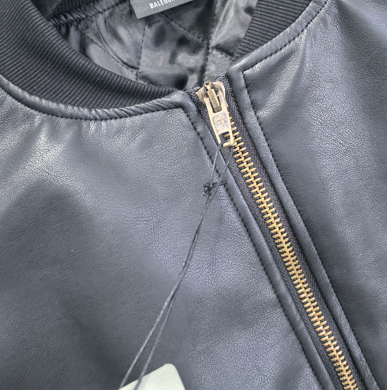 バレンシアガ「Balenciaga」‌ × AUTOMOBILI LAMBORGHINI シールドエンブレム レザージャケット
