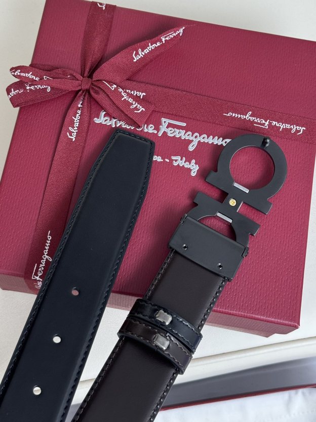 フェラガモ「Ferragamo」リバーシブル レザー ベルト100CM