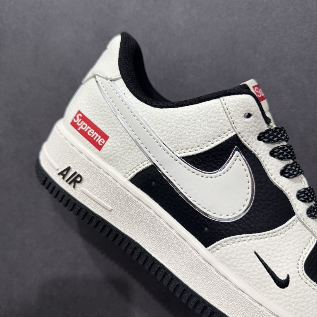 「コラボモデル」Nike × Supreme Air Force 1 Low '07 スモールロゴ スニーカー