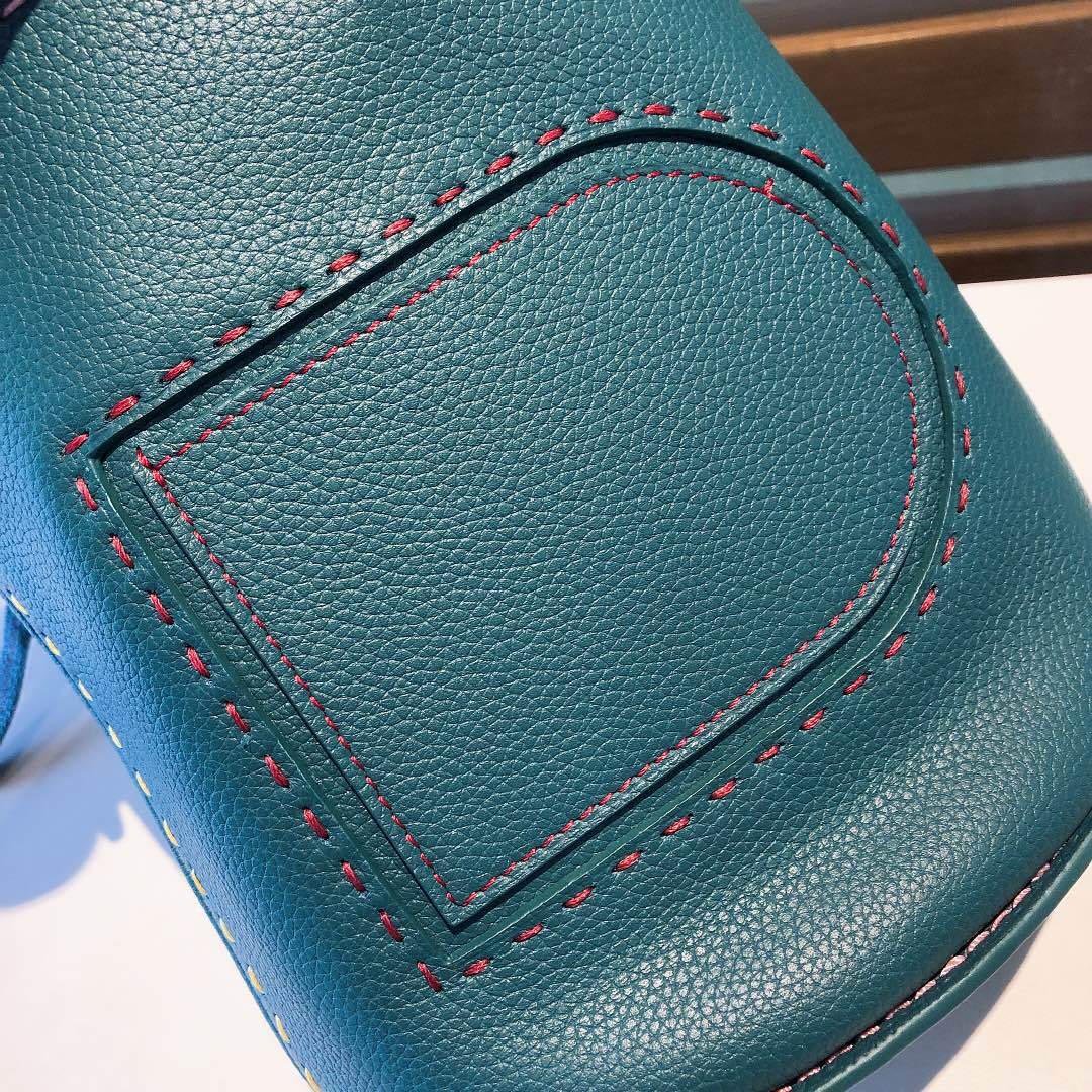 デルヴォー「Delvaux」Pin ミニバケットバッグ