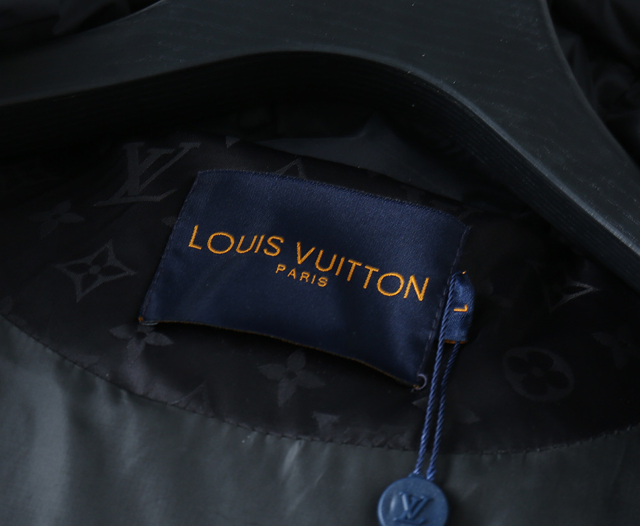 ルイ・ヴィトン「Louis Vuitton」‌秋冬用フード付きダウンジャケット