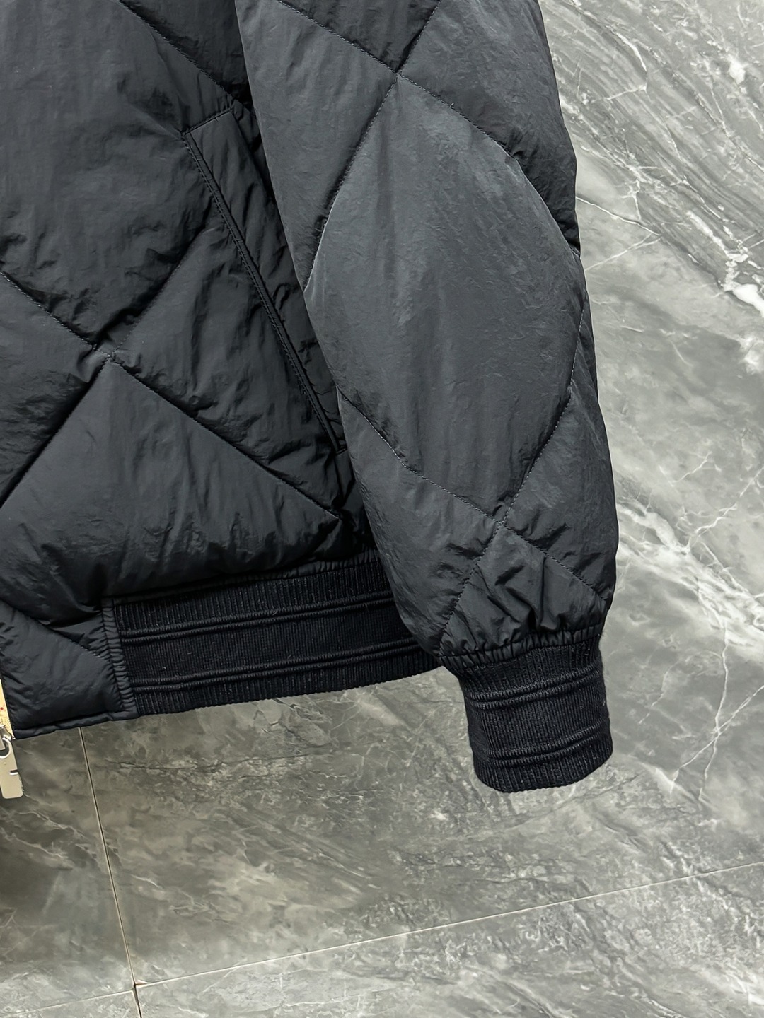 バーバリー「Burberry」秋冬メンズスタンドカラー薄手ダウンジャケット