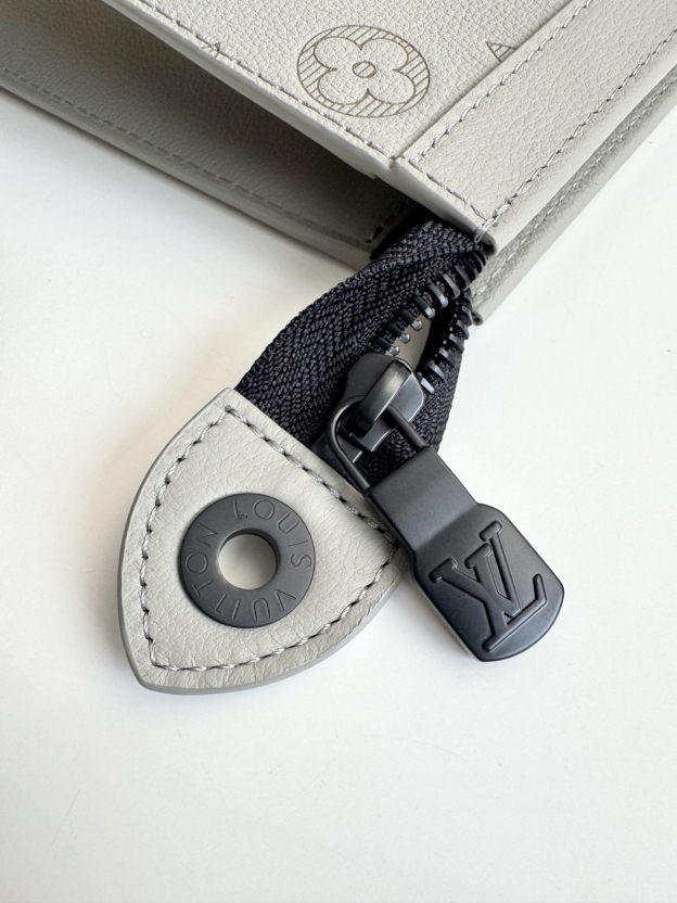 ルイ・ヴィトン「Louis Vuitton」ポシェット･ヴォワヤージュ MM