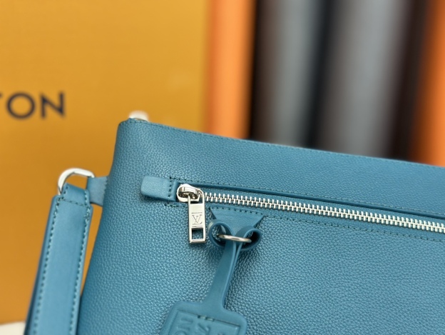 ルイ・ヴィトン「Louis Vuitton」エアログラム TAKEOFF ハンドポーチ