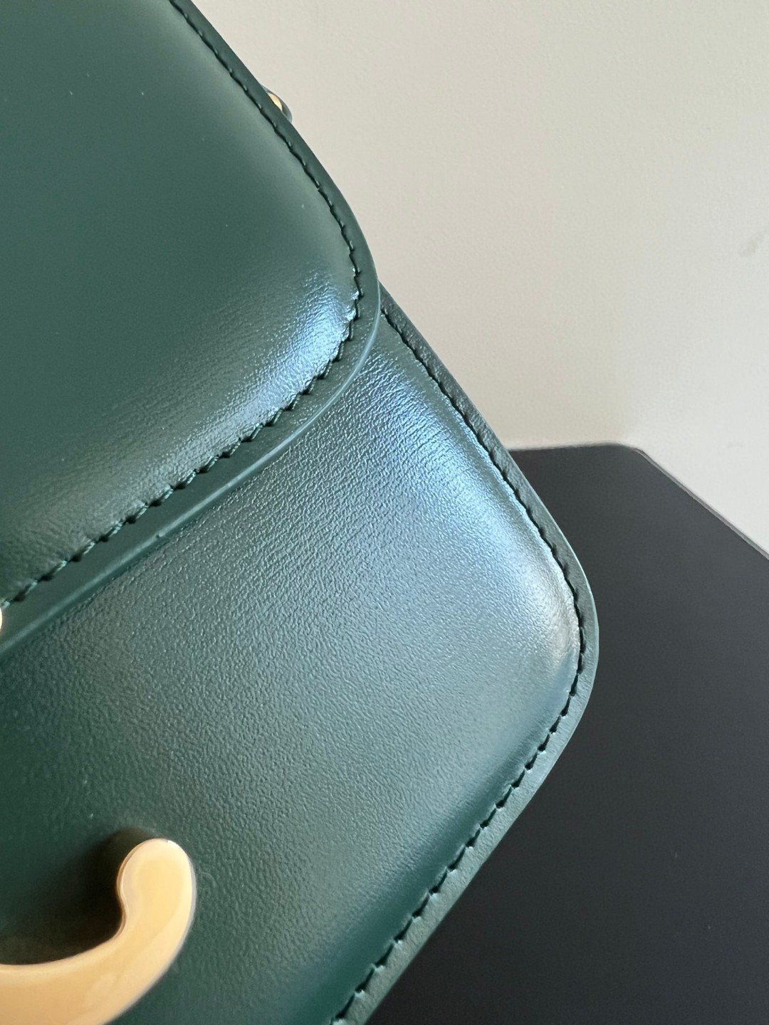 セリーヌ「Celine」CELINE トリオンフ ダブルCロック ウォレット