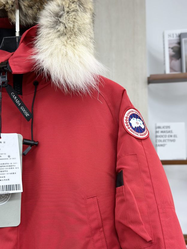 カナダグース ファッションダウンジャケット