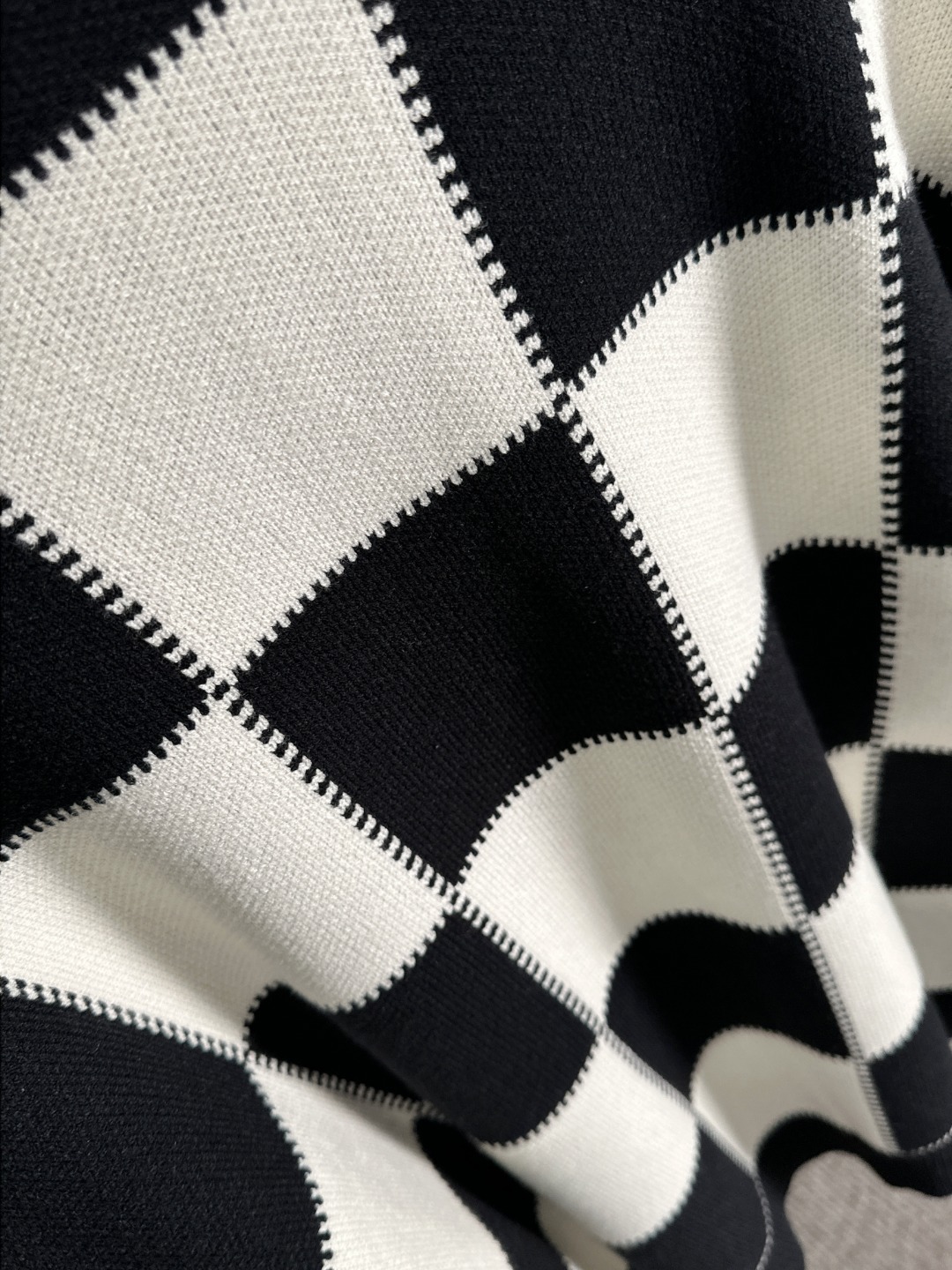 グッチ「Gucci」秋冬に欠かせないウールニットセーター