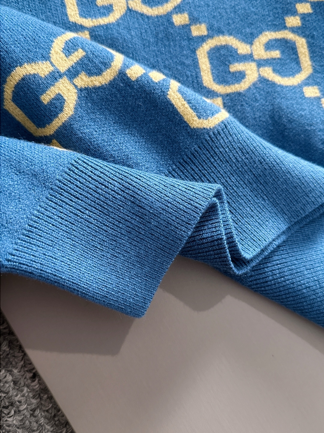 グッチ「Gucci」秋冬ウール混紡丸首プルオーバーニットセーター