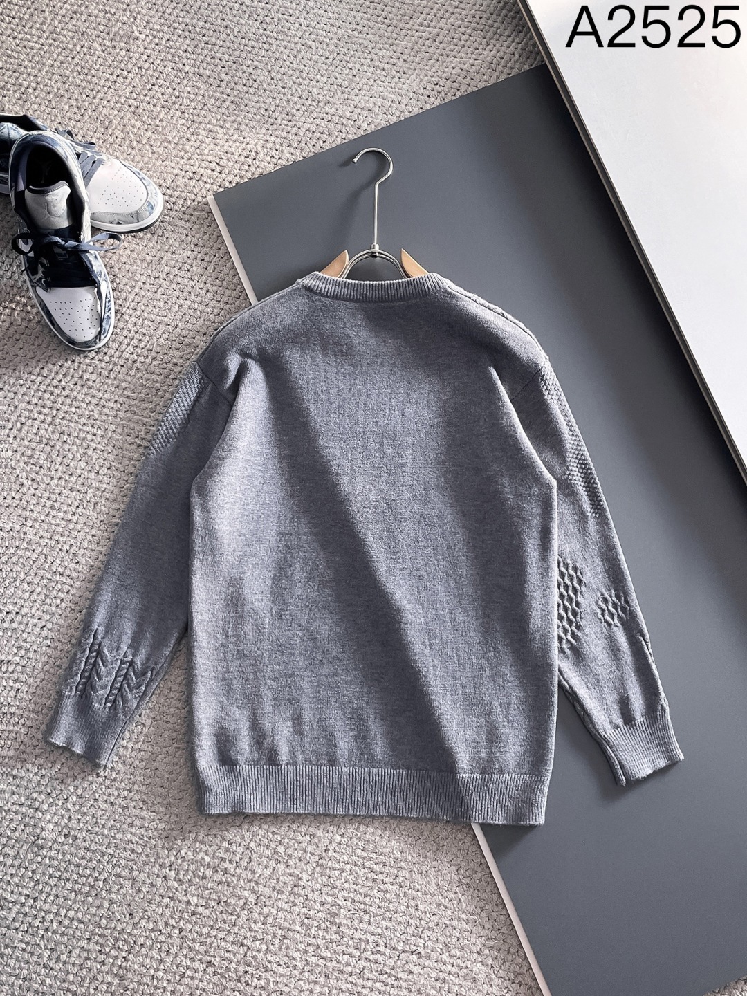 ディオール「Dior」秋冬ウールの丸ネックニットセーター