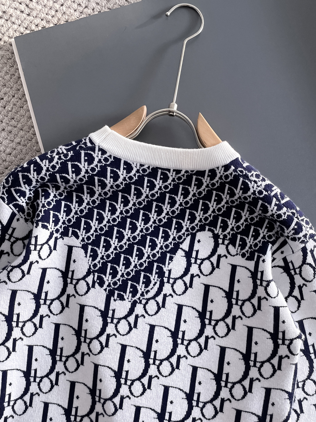 ディオール「Dior」秋冬新作ニットクルーネックセーター