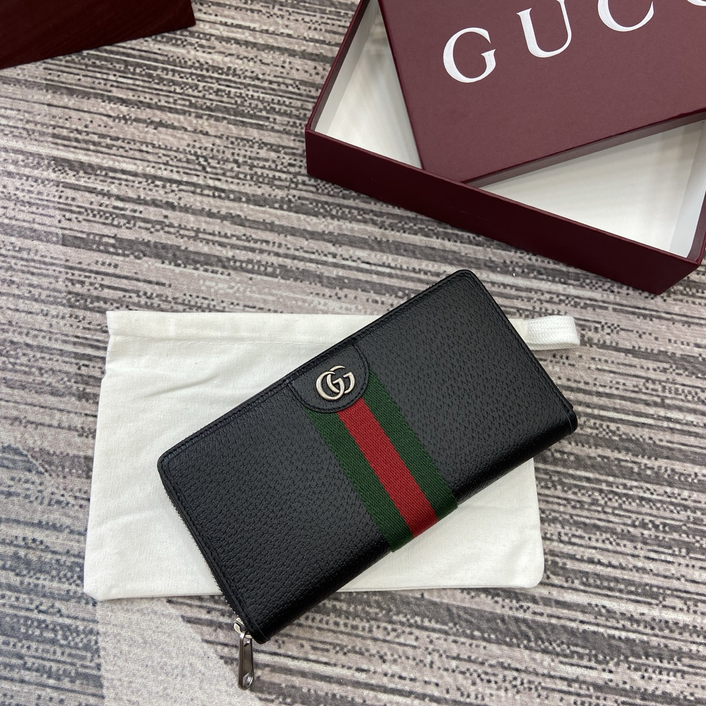 グッチ「Gucci」ジッパーウォレット