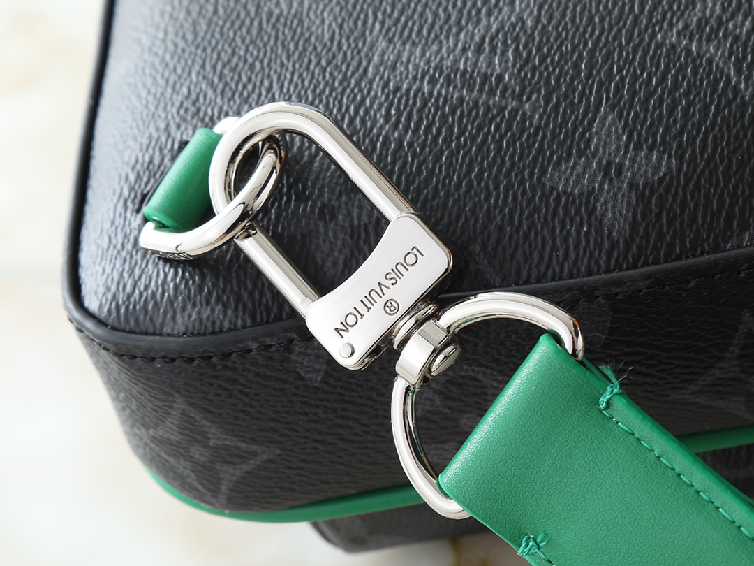 ルイ・ヴィトン「Louis Vuitton」Avenue スモールクラッチバッグ