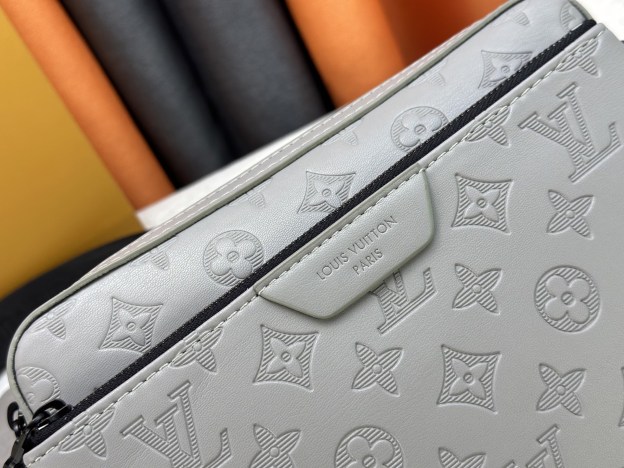 ルイ・ヴィトン「Louis Vuitton」新作 Trio メッセンジャーバッグ