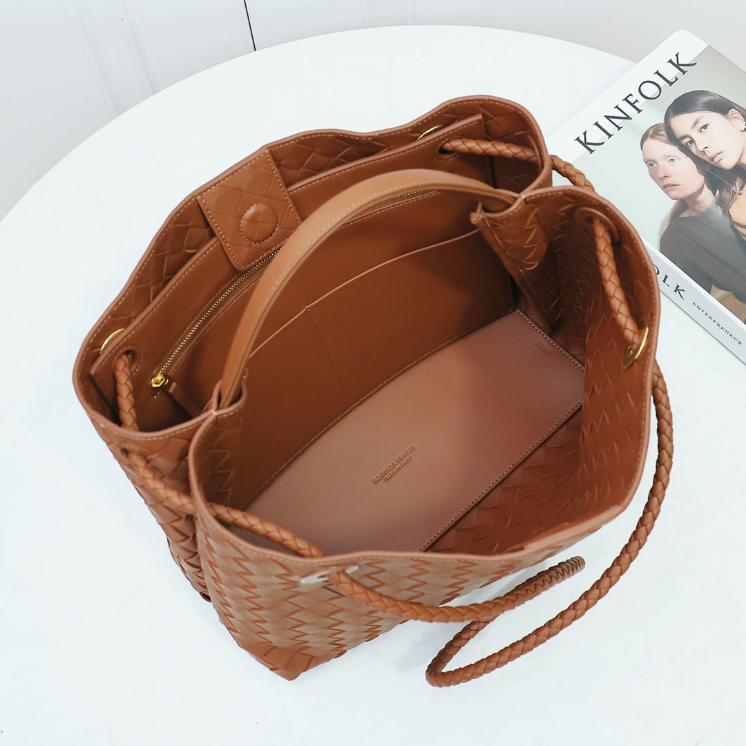 ボッテガ・ヴェネタ「Bottega Veneta」Andiamo バッグ