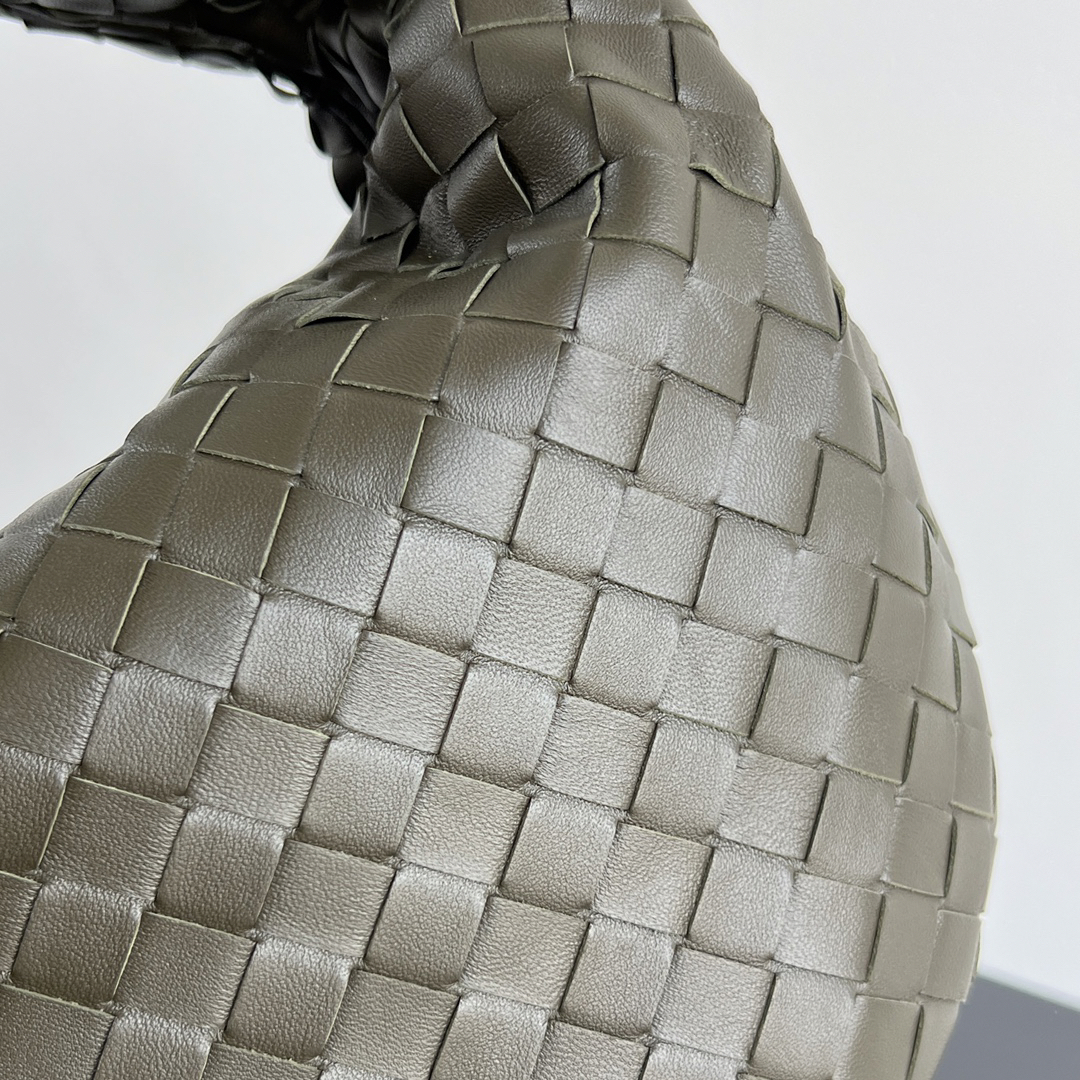 ボッテガ・ヴェネタ「Bottega Veneta」Jodie ラージトート