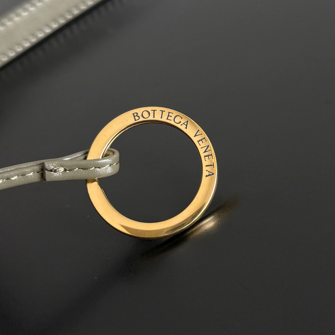 ボッテガ・ヴェネタ「Bottega Veneta」Loop ミニバッグ