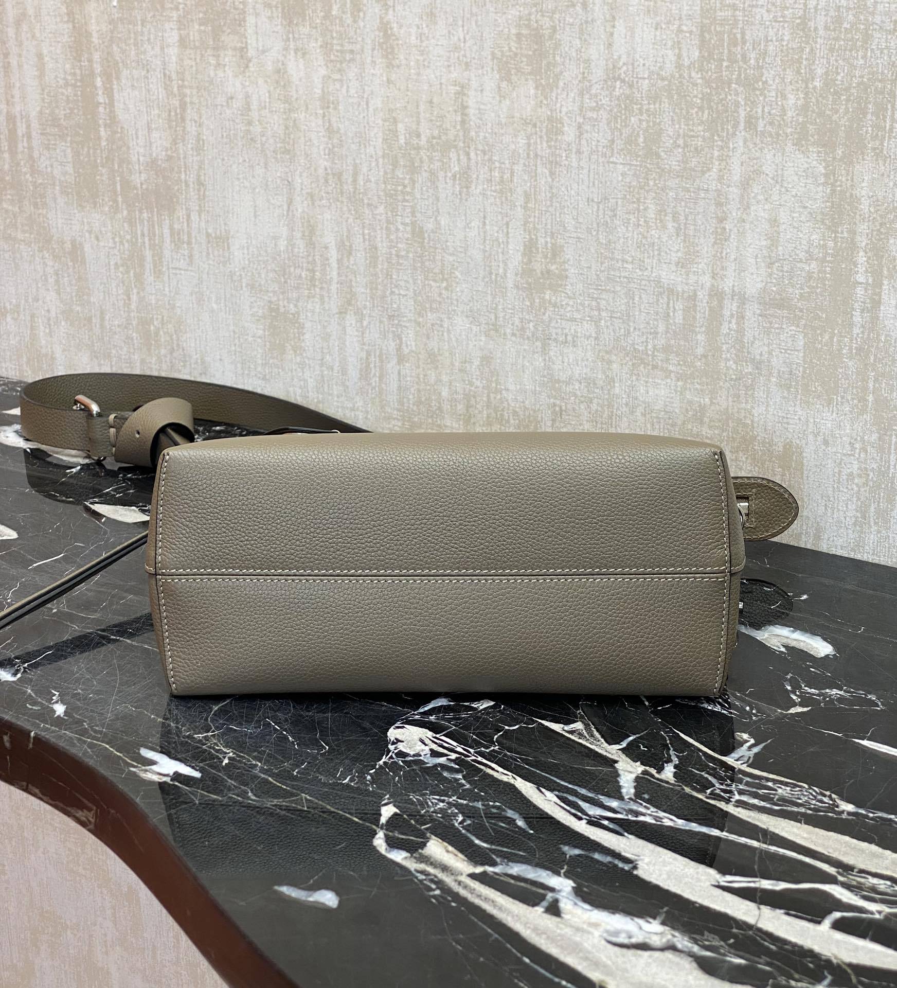 フェンディ「Fendi」ボストン ハンドバッグ