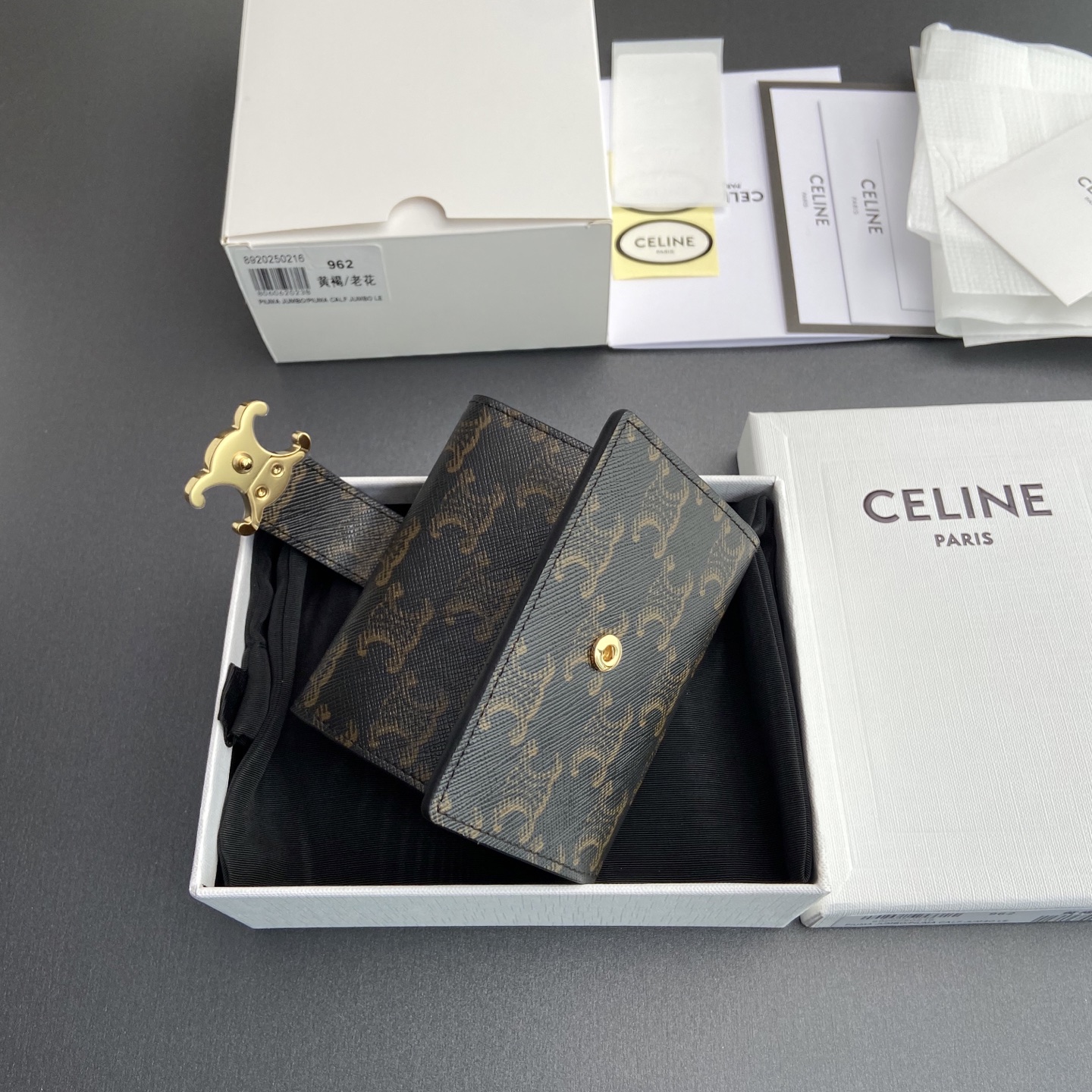 セリーヌ「Celine」TRIOMPHE レザーモノグラム ショートウォレット