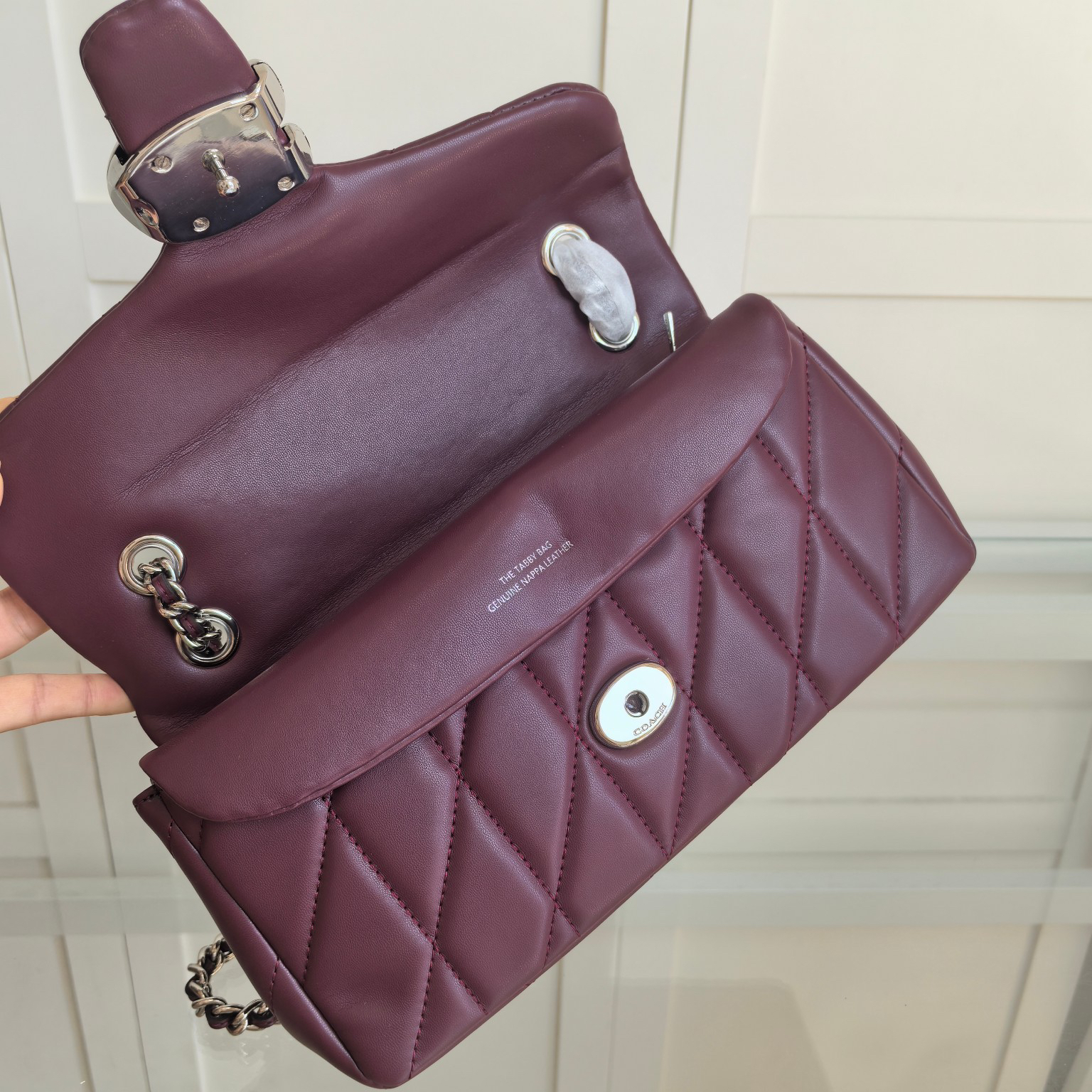 コーチ「Coach」TABBY 26 チェーンショルダーバッグ