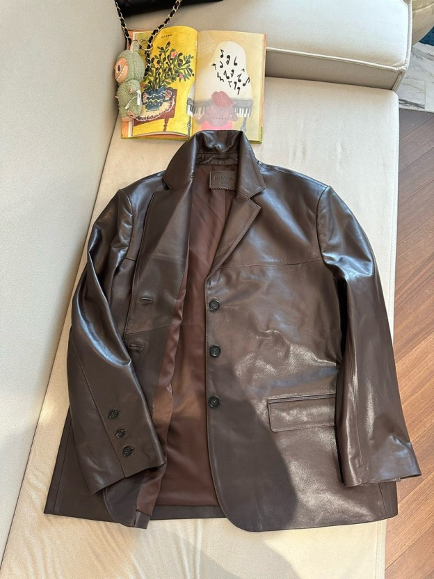 プラダ「Prada」レザー ブレザー