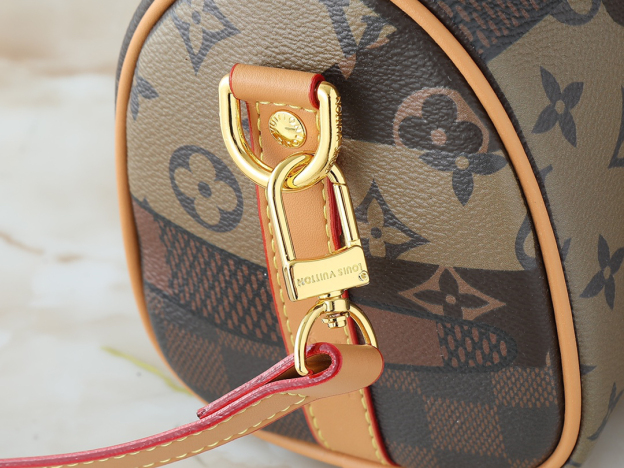 ルイ・ヴィトン キーポル･バンドリエール 25