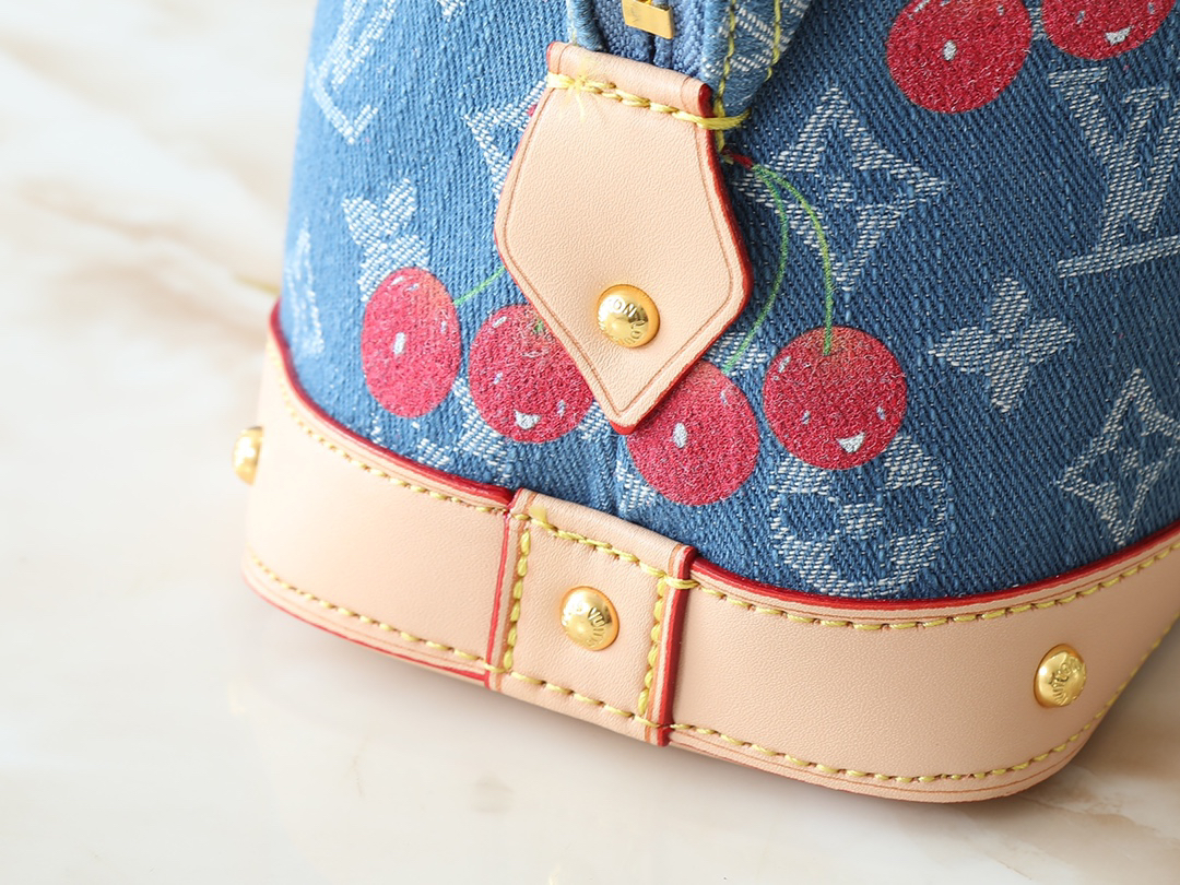 ルイ・ヴィトン LV x TM ポシェット･コスメティック GM