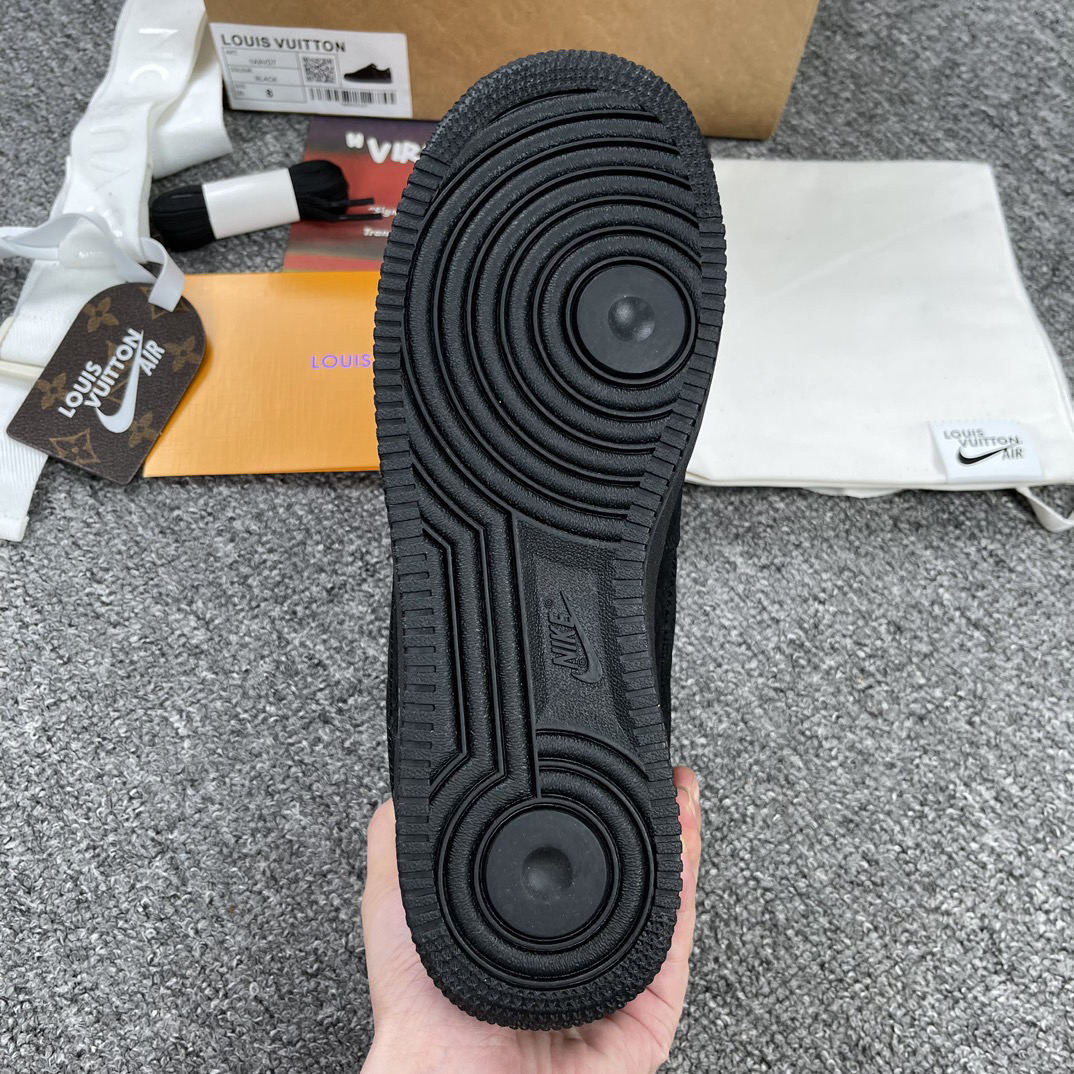 「コラボモデル」Louis Vuitton x Nike Air Force 1 Low【日本未入荷】