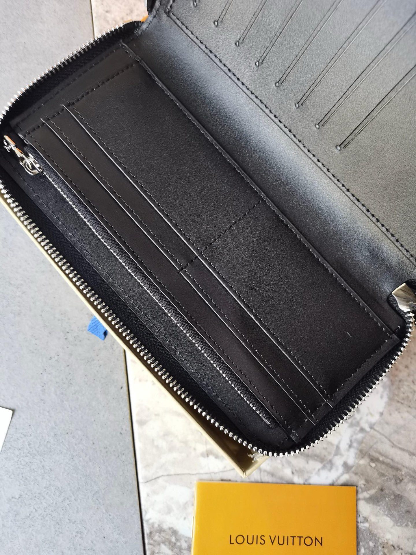 ルイ・ヴィトン ジッピー ウォレット･ヴァーティカル