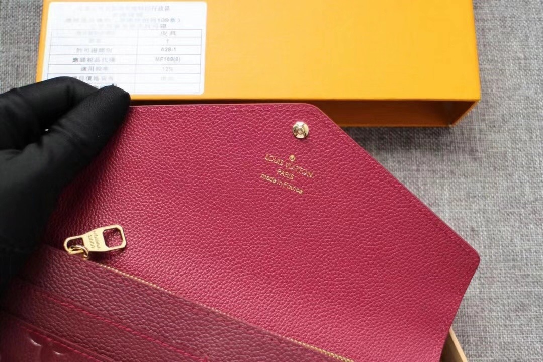 ルイ・ヴィトン ポルトフォイユ･サラ「封筒型･エンボスレザー」