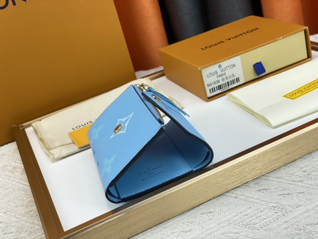 ルイ・ヴィトン ポルトフォイユ･ヴィクトリーヌ ウォレット