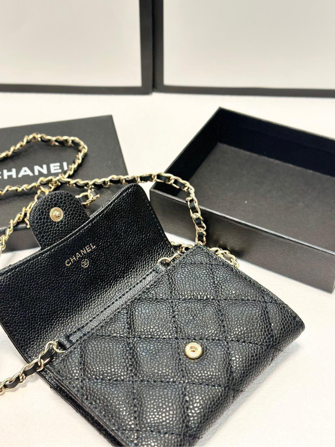 シャネル「Chanel」クラシックフラップ ウォレットオン チェーン キャビアレザー ショルダーバッグ