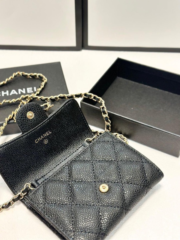 シャネル「Chanel」クラシックフラップ ウォレットオン チェーン キャビアレザー ショルダーバッグ