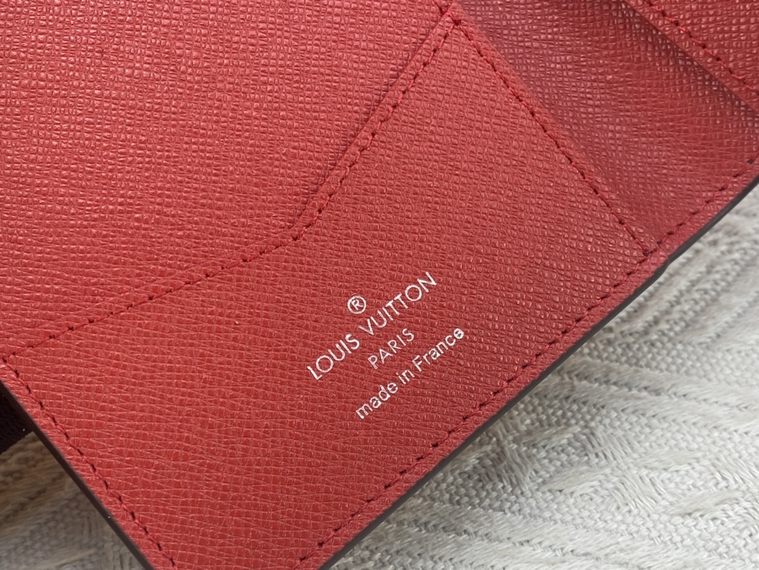 ルイ・ヴィトン パスポートカバー クーヴェルテュール･パスポール