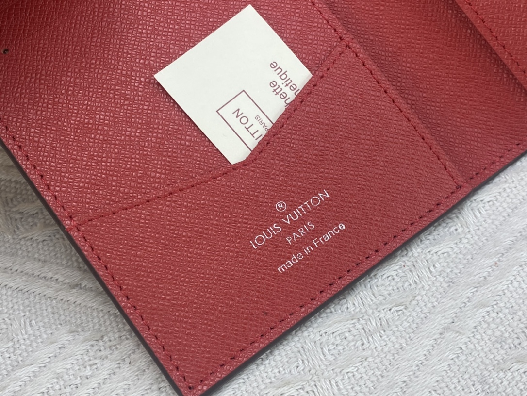 ルイ・ヴィトン パスポートカバー クーヴェルテュール･パスポール