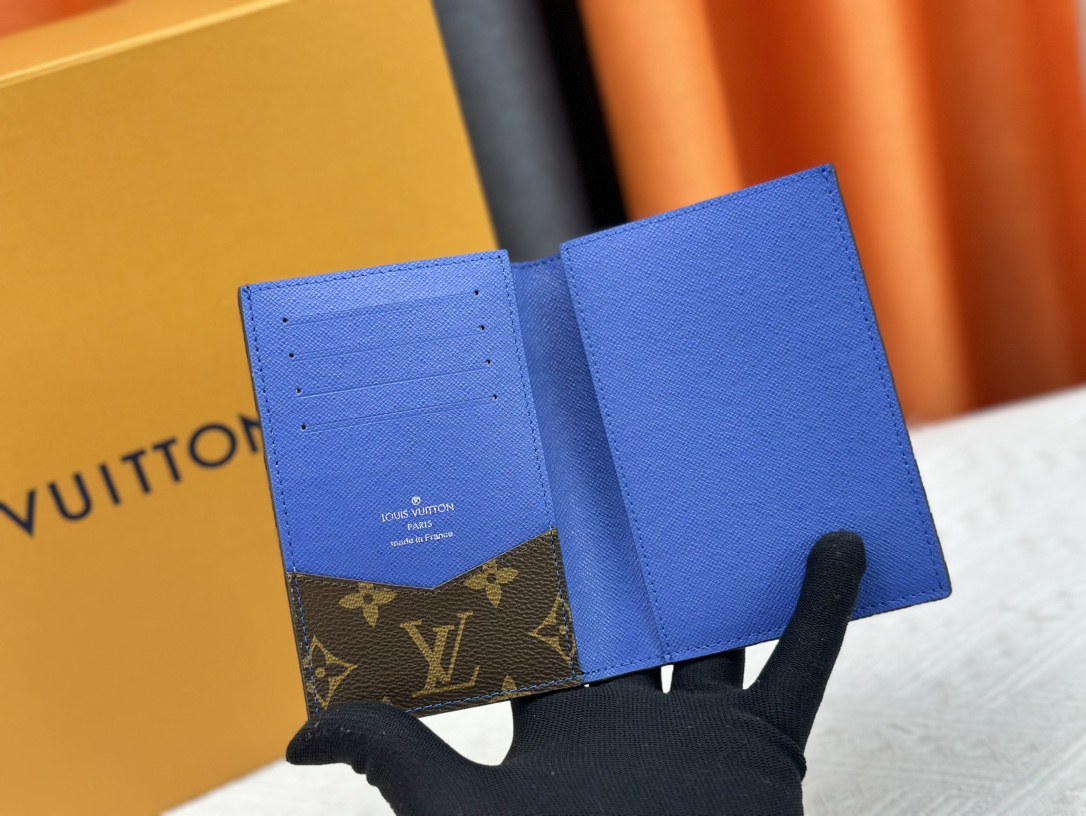 ルイ・ヴィトン パスポートカバー クーヴェルテュール･パスポール