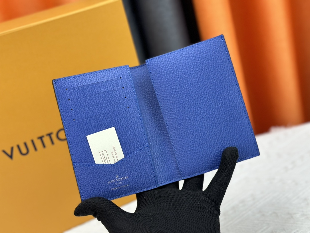 ルイ・ヴィトン パスポートカバー クーヴェルテュール･パスポール