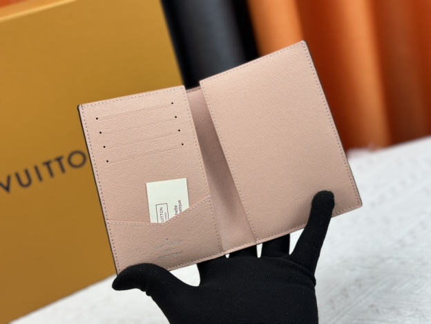 ルイ・ヴィトン パスポートカバー クーヴェルテュール･パスポール