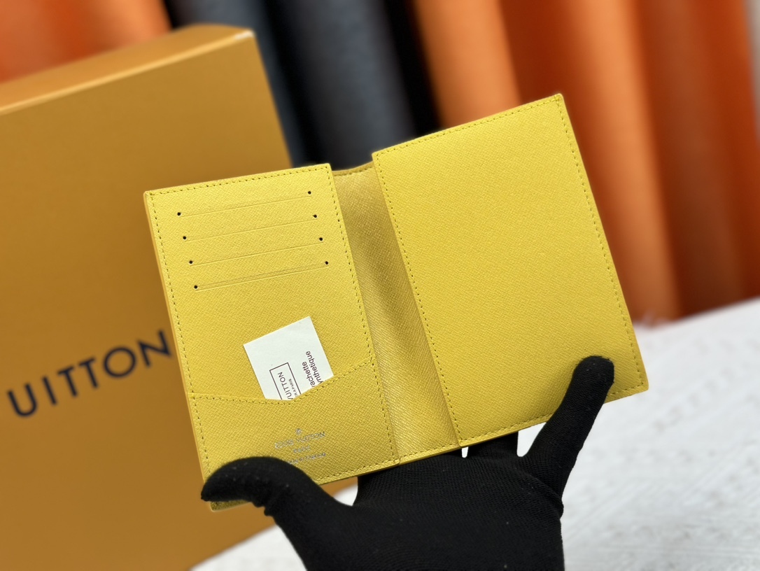 ルイ・ヴィトン パスポートカバー クーヴェルテュール･パスポール