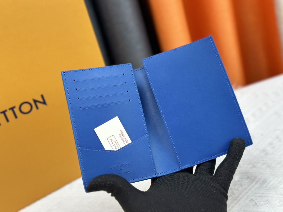 ルイ・ヴィトン パスポートカバー クーヴェルテュール･パスポール