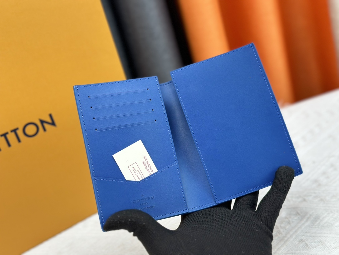 ルイ・ヴィトン パスポートカバー クーヴェルテュール･パスポール