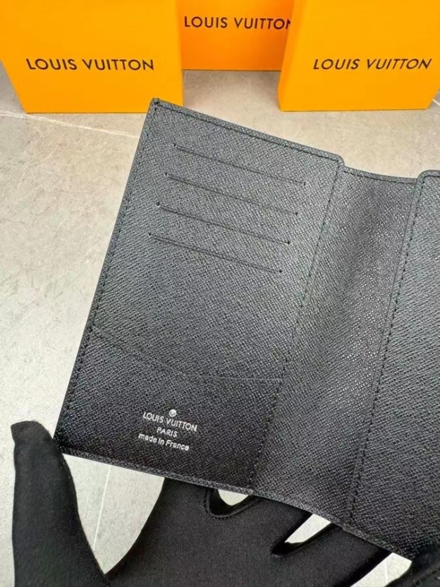 ルイ・ヴィトン パスポートカバー クーヴェルテュール･パスポール