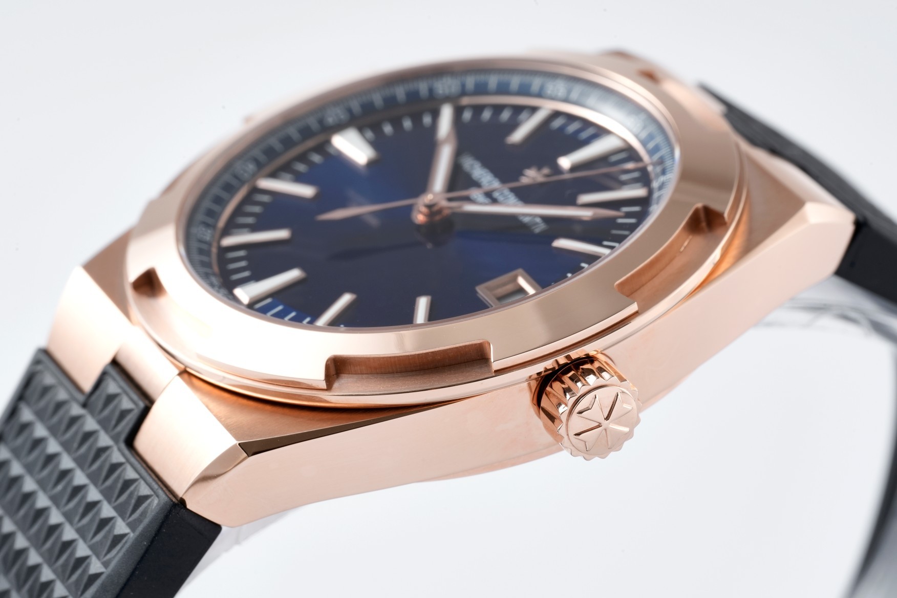 ヴァシュロン・コンスタンタン オーヴァシーズ 41mm