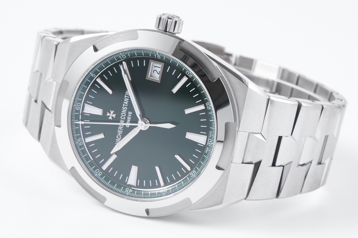 ヴァシュロン・コンスタンタン オーヴァシーズ 41mm