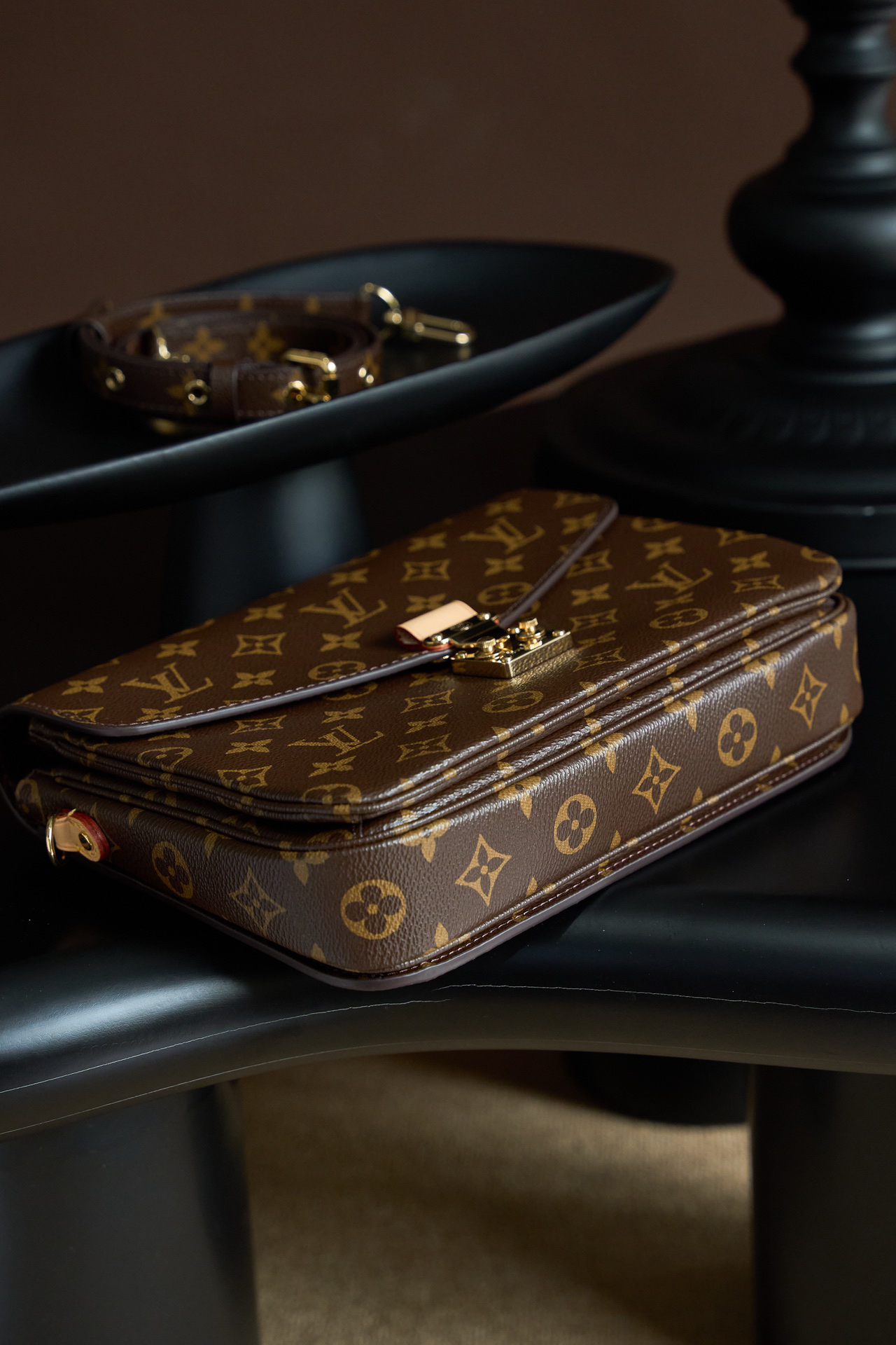 ルイ・ヴィトン「Louis Vuitton」ポシェット・メティス モノグラム ショルダーバッグ