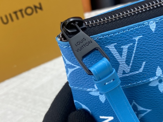 ルイ・ヴィトン「Louis Vuitton」ポシェット･ヴォワヤージュ スープル